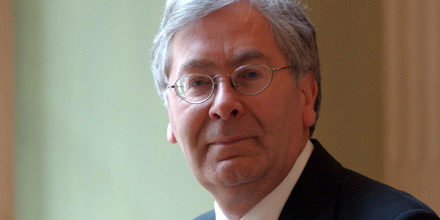 Mervyn King warns of dangerous dependence on central banks