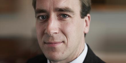 Aberdeen's Cumming defensive on equities for 2013