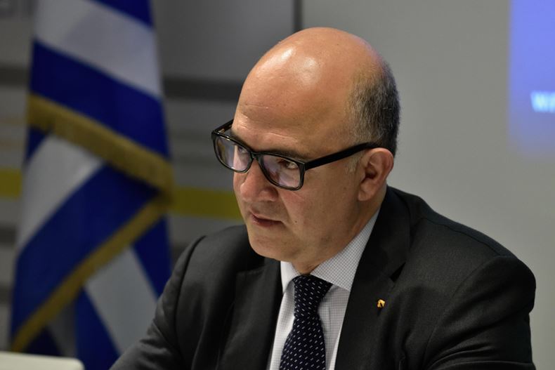 Ue, Moscovici promuove l'Italia a metà e tira la volata a Padoan